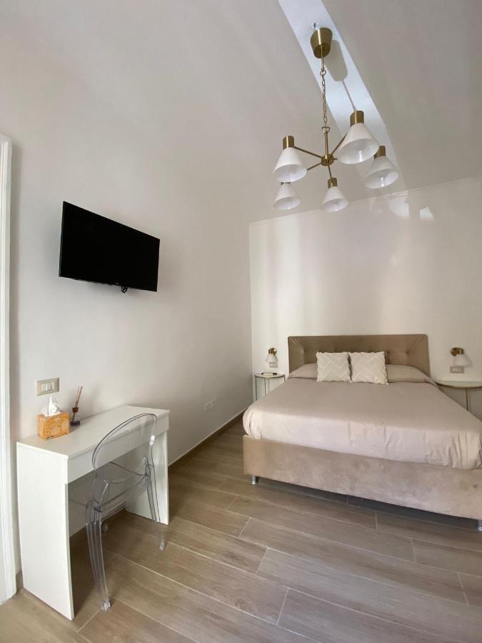 Paura Suite Apartment Наполи Екстериор снимка