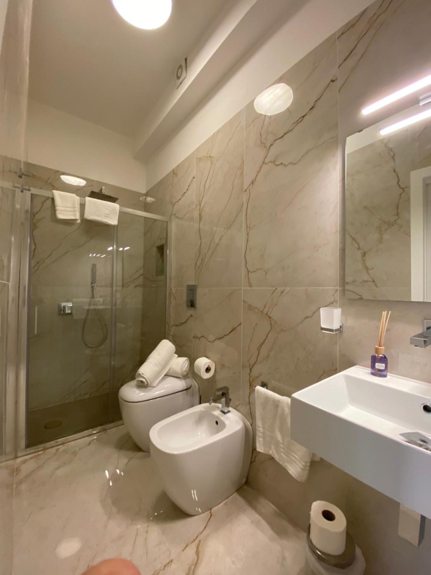 Paura Suite Apartment Наполи Екстериор снимка